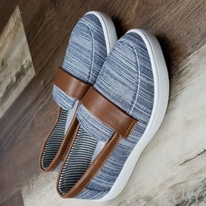 Adorable New in Pack Zhiletao Blue/White/Brown Slip on's Size 12.5/29